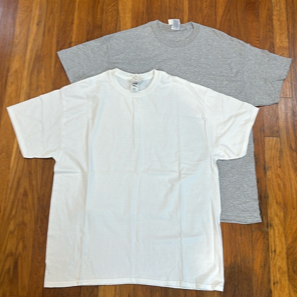 New GILDAN ts